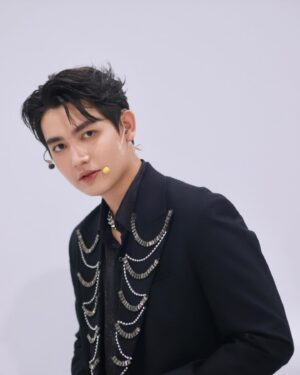 Passatorn Koolkang Instagram - 🖤