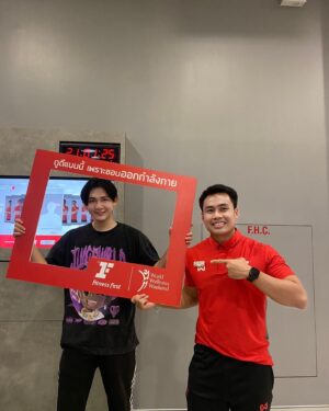 Passatorn Koolkang Instagram - มาทุกรอบ เกือบตายทุกรอบ 
ขอบคุณพี่ออโต้ที่กรุณาต่อลมหายใจทุกกระบวนท่วงท่า ครับ ขอบคุณครับ 😬
#fitnessfirst #fitnessfirstthailand