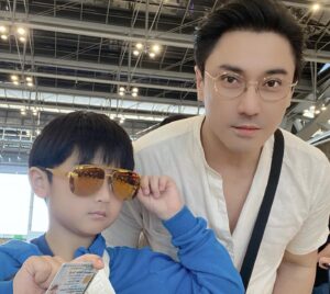 Passin Reungwoot Instagram - #งานคู่ 4️⃣9️⃣ vs 9️⃣ คู่หูต่างเจนเนอเรชั่นฯ  49 ปี กับ (เกือบจะ)  9 ปี @apassin & @legochaophaya #Daddyapassin #LegoCp
