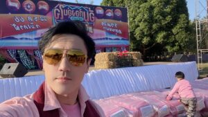 Passin Reungwoot Instagram - ลมหนาว อาจผ่านมา แล้วผ่านไป แต่น้ำใจยังมีให้กัน เหมือนเดิม ขอบคุณ #ทีวี360องศา และ #ตราแม่ครัว สำหรับโอกาส ที่เจ้าตัวเล็ก @lego_chaophaya ได้เรียนรู้การให้ และ การช่วยเหลือเกื้อกูลกัน จากโครงการ แจกผ้าห่ม 1,000 ผืน ต้านภัยในโซนหนาวเย็นของประเทศด้วยครับ