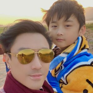 Passin Reungwoot Instagram - 🐍#2024 ขอให้ #ปีมะโรง เป็นปีที่ดี ของเราทุกคนนะครับ งูใหญ่เปรียบได้กับ ความคุ้มครอง ความยาว และ ความแกร่ง ขอให้คุณๆ จงมีรักที่อบอุ่น ซื่อสัตย์ หนักแน่น พร้อมจะโอบรัดเราด้วยหัวใจ เหมือนพญางูใหญ่
 ใครป่วยอยู่ จงหายได้ดังหวัง 
ไม่ว่าจะอาการหนักแค่ไหน 
ขอให้หายป่วยไข้อย่างปาฎิหารย์ สุขภาพดี มีอายุยืนยาว #HNY2024 #DaddyApassin 🔱 ภาพจากกิจกรรมแจกผ้าห่ม 1,000 ผืนกับ แฟนข่าว ทีวี360 ครับ