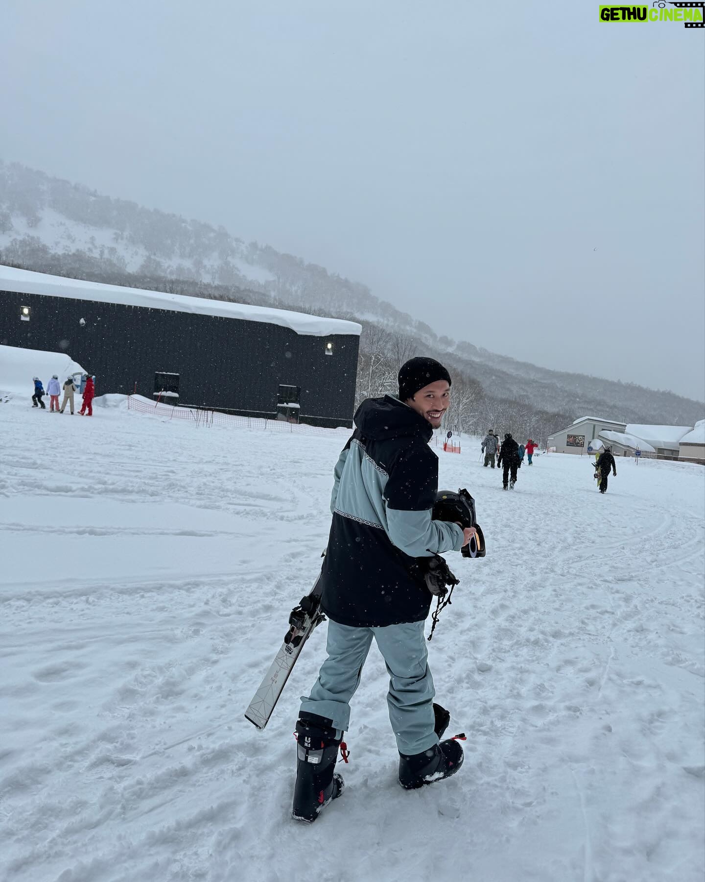 Patara Eksangkul - 116.6K Likes - Pow pow season just started @yu.kiroro @ripcurl_th #yukiroro