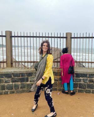 Paton Ashbrook Instagram - I’ll be reflecting on this trip for a long time. ♥️ I’m grateful to get to share some of the highlights with ya’ll. 🙏🏻 
1. Arriving in Chennai for the first time
2. Swinging in Goa
3. Best veggie burger ever in Chennai
4. Henna in Kerala
5. Sightseeing in Mahabalipuram 
6. View of Delhi from our hotel
7. Cliff side in South Goa
8. Street side in North Goa
9. At The Shore Temple of Mahabalipuram
10. First auto rickshaw ride with family in Chennai

#travelogue #indiatravelgram #familytrip #goabeach #chennai #mamallapuram #delhi #kerala #henna #mendhidesign #mahabalipuram