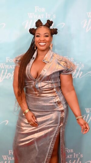 Patrice Covington Instagram - Last night I attended a screening for a film that happened to be my first “number one”. It’s called “For What it’s Worth” for BET premiering one day in 2024. 🩵✨
•
•
•
•
@ms.andreacpowe 💄💇🏽‍♀️ @stylesso_fly 💇🏽‍♀️