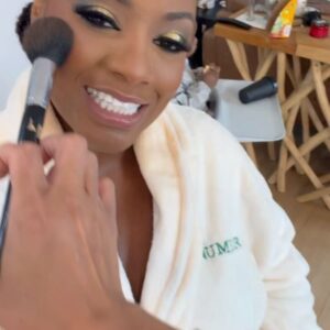 Patrice Covington Instagram - Yesterday I got very warmly welcomed into the elite 40 club. I am happy. I am blessed. We all wore green and we were drunk! 

Cheers!!!! 💚💚💚

Wait til this video drop! ✨

👗 @timmyajulo is a National treasure. We shall protect him at all costs.

@candicethemakeupartist 💄✨