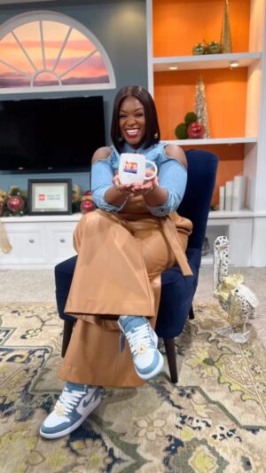 Patrice Covington Instagram - Well that was fun! @hrswavy was a pretty good, fly, and unforgettable time in my life! I’ll never ever forget this! Truly an honor and my sweet pleasure! @recklingchris, the entire production crew and viewers…all my love always! @taraonthetv Happy to keep your seat warm! Peace out, #TheMorningShowHostWithTheJs!
