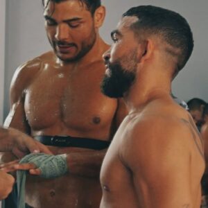 Patricio Freire Instagram - BORRACHINHA SOBRE OS IRMÃOS PITBULL 💥🥊

O nosso amigo @borrachinhamma fez seu último sparring antes da luta no @ufc aqui na academia e rasgou elogios à Patricky e Patrício, quem aí concorda? 👊🏽👊🏽👊🏽

E assistam o vídeo completo do sparring do Paulo Borrachinha no nosso canal do YouTube, link nos stories. 💣

#mma #ufc #pitbullbrothers #bjj #artesmaciais  #bellator #pflvsbellator