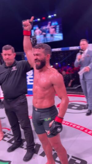 Patricio Freire Instagram - PITBULL RETAINS HIS 145LBS CROWN! 👑 

Patricio Pitbull continues his status as the Bellator GOAT as he finishes Jeremy Kennedy in VIOLENT fashion.

#BellatorBelfast | LIVE NOW
➡️ bellator.com/watch