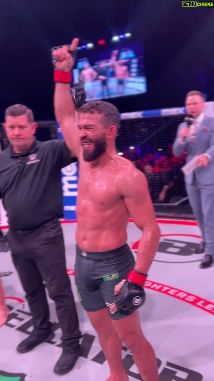 Patricio Freire - 12.1K Likes - PITBULL RETAINS HIS 145LBS CROWN! š
Patricio Pitbull continues his status as the Bellator GOAT as he finishes Jeremy Kennedy in VIOLENT fashion.
#BellatorBelfast | LIVE NOW
ā”ļø bellator.com/watch