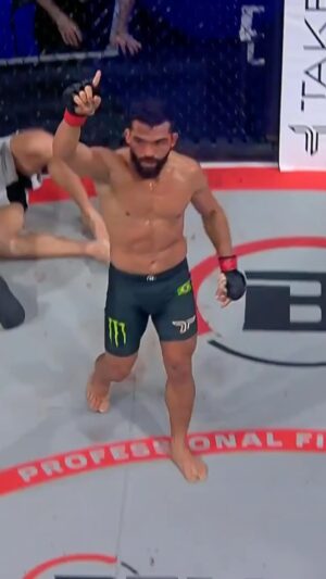Patricio Freire Instagram - WHAT A PERFORMANCE FROM THE BELLATOR GOAT! 🐐 

Patricio Pitbull stops Jeremy Kennedy in the third round to retain his Bellator Featherweight Title! 👑

#BellatorBelfast | LIVE NOW
➡️ bellator.com/watch
