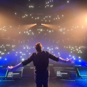Patrick Fiori Instagram - Quelle semaine !!! Merveilleuses soirées avec vous à Marseille, au Cannet, Carcassonne, Béziers et La Grande Motte!  Rendez-vous dans quelques jours en Corse ! #unairdefamille #Ontour