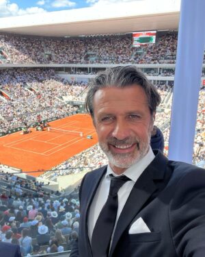 Patrick Mouratoglou Instagram - My 2024 @rolandgarros was so full of passion and emotion. 
From coaching @holgerrune who has been my no1 focus, to working for @francetvsport, I watched and commentated 10  hours of tennis every single day. #tennis #tennislove #rolandgarros photos @photoginie