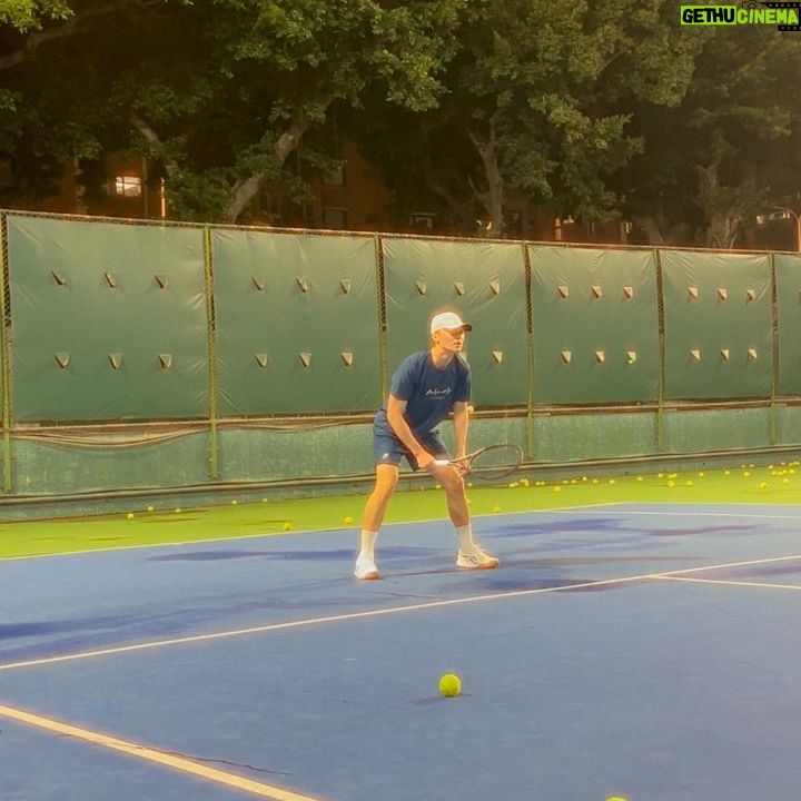 Patrick Shih - 10.4K Likes - 大概又瘦了一公斤了⋯第一次連帽子都可以擠出水⋯