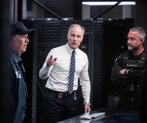 Patrick St. Esprit Instagram - Timothy Hutton, me and Jay Harrington hammering out a plan! @timothyhutton @swatcbs @cbstv @sptv @sptvintl @hollywoodreporter @variety @bestseriesoncbs