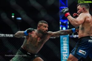 Patricky Freire Instagram - PFL Fight of the Year:
Bruno Miranda vs Patricky Pitbull 🇧🇷⚔️

Both fighters came out guns blazing, throwing caution to the wind in an effort to secure a “Quick Six” and cement their place in the PFL Playoffs.

While neither man was able to secure a highly coveted playoff spot, the fight sent the packed arena into a frenzy, lifting fans out of their seats and captivating viewers from all around the world. 

A closely contested affair from start to finish, Bruno “Robusto” Miranda would go on to pick up a split decision victory over the legendary “King of KOs” Patricky Pitbull.

Respect to both warriors for an action-packed, highly memorable fight 🙌🏻

———————————————————————————

Luta do Ano no PFL:
Bruno Miranda x Patricky Pitbull 🇧🇷⚔️

Ambos os lutadores saíram com armas em punho, jogando a cautela ao vento em um esforço para garantir um “Quick Six” e consolidar seu lugar nos Playoffs do PFL.

Embora nenhum dos dois tenha conseguido garantir uma vaga nos playoffs altamente cobiçados, a luta levou a arena lotada ao frenesi, tirando os fãs de seus assentos e cativando espectadores de todo o mundo. 

Um caso muito disputado do início ao fim, Bruno “Robusto” Miranda conquistaria uma vitória por decisão dividida sobre o lendário “Rei dos KOs” Patricky Pitbull.

Respeito a ambos os guerreiros por uma luta cheia de ação e altamente memorável 🙌🏻
(📸: @mattdaviesphotography)