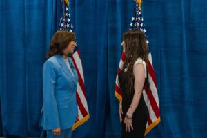 Paty Cantú Instagram - Fue un honor ser invitada por la Vicepresidenta @kamalaharris a compartir mi voz en la reunión especial de la comunidad latina en Las Vegas. 

Un recordatorio de que tanto los inmigrantes, los ciudadanos latinos y mexicanos que conforman Estados Unidos, merecen tener voz y un liderazgo respetuoso 

Si eres ciudadano, regístrate y vota! #Latinovotesmatter

Adondequiera que vayamos, dondequiera que se nace o se elige luchar por crecer y progresar, los latinos trabajamos duro, y nos ganamos nuestro derecho a elegir nuestro presente y futuro. El #votolatino importa

It was an honor to be invited to today’s rally for the Latino community by Vice President Kamala Harris. Diversity and representation is key in democracy. 
A reminder that immigrants, Latinos, and Mexicans deserve their say and respectful leadership. 
Wherever we go, wherever we’re born or choose to strive for our dreams, we work hard and we earn the right to have our voices heard. 

If you’re a citizen, go register and vote. 

📸: @apanauu
