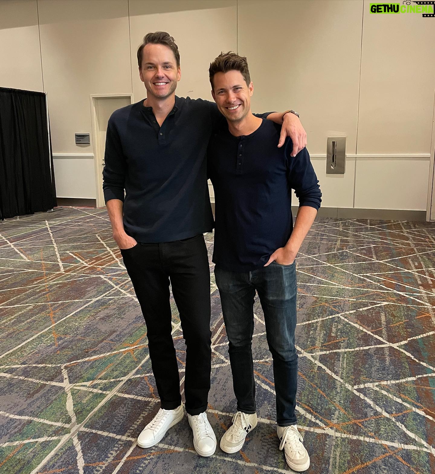 Paul Campbell - 2.8K Likes - @drewseeley and I wore the same dress to prom
Photo cred: @tyler_hynes