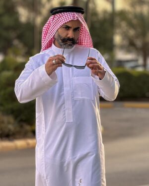 Paul Chowdhry Instagram - This Friday night, I’ll be the first ever British comedian doing a full comedy show in Saudi Arabia. Everyone is wearing the same outfit as me!
I’ll be back in 25-30 years. 
@smileentksa