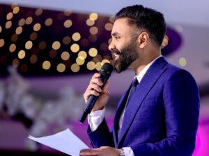 Paul Chowdhry Instagram - Thanks for all the congratulations about the wedding. Not mine yet; my sister’s.

I gave the family my sister @manmeet_chowdhry, and they gave me a box of pizza.

My outfits are from @yashwanti.london