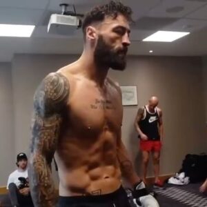 Paul Craig Instagram - Behind the scenes look at my MW weight cut, filmed during @ufc London. Only on @leatherdpodcast Patreon @g4_podcast_studio