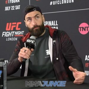 Paul Craig Instagram - After being "so close" to the 205-pound title, Paul Craig explains his drop to middleweight #UFCLondon

🔗 FULL STORY IN BIO