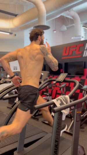 Paul Craig Instagram - Saturday morning recovery @ufcpi #ufc #iceandfire #nasalbreathingrun