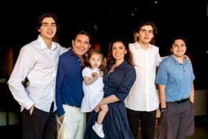 Paul Nassif Instagram - Happy Father’s Day to all of the incredible dads out there and to those that we’ve lost! It’s truly my favorite job and the most important one I’ve ever had. Thank you to my four kids, who are the best gifts I could’ve asked for. I love and miss you, dad! 

#happyfathersday #fathersday #girldad #boydad