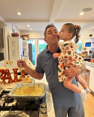 Paul Nassif Instagram - Almost time for one of our favorite holidays… 🦃

#thanksgivingtime #tbt #throwbackthursday #thanksgiving #thankful #prouddad #girldad #blackfriday #cybermonday