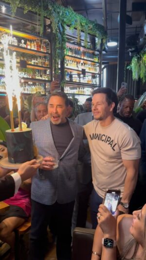 Paul Nassif Instagram - When you realize you can’t blow out sparklers… 🎂😅

Thank you for all of the birthday love we received! Go to @flechacantina to book your reservation today! 🥳

Las Vegas location coming soon! 🎰

@markwahlberg @flechaazultequila @brittanypattakos @tonyfromvegas @emilyravelo