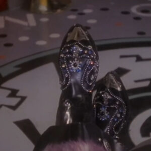 Paul Reubens Instagram - 😂 You know what they say... 📏🦶🏾=👢

💎  A jewel of a Playhouse clip for #JewelDay. But who bedazzled better? Jambi in his bejeweled box or Cowboy Curtis in his bejeweled boots??