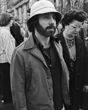 Paul Simon Instagram - Paul on a spring day in New York City. 
📷: Allan Tannenbaum, 1976