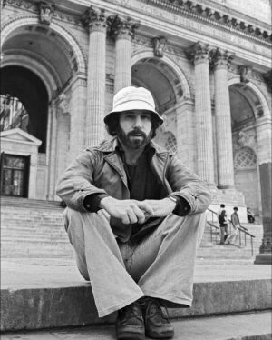 Paul Simon Instagram - Paul on a spring day in New York City. 
📷: Allan Tannenbaum, 1976