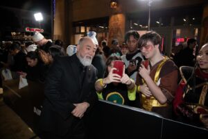 Paul Sun-Hyung Lee Instagram - What a tremendous night. To get to share this show with a live audience was an absolute thrill and honour. Thank you for hosting this event @netflix @avatarnetflix 

HUGE shout out to the talented artists who helped me look as great as the product on screen:

Stylist: @nausheenshah 
Groomer: @thesonialee 

And the incredible clothiers for the fine garments and footwear: @brooksbrothers @magnanni @falke 

To my management team: @thegershagency #DaisyWu
#MeridianArtists @michelecharlton #TovahSmall 
@viewpoint.pr @sergiotapianunez @nickifioravante #RachelKaufman 

My partner for life: @eastyorkmum 

And to my dearest family in LA @shitspackledmuppetfart @onlyalicat 

I appreciate you all.

Yip yip. Let’s go.