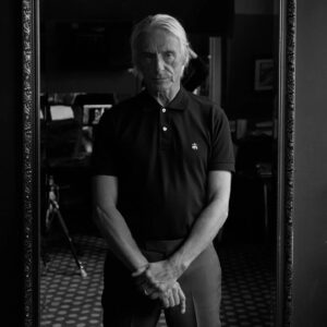 Paul Weller Instagram - The countdown continues... Less than 2 weeks until '66' is out in the world.

📸 Nicole Nodland (@nicolenodland)