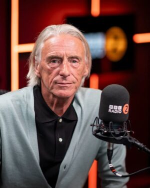 Paul Weller Instagram - A big thank you to both @zoetheball and Lauren Laverne for hosting Paul this morning on @bbcradio2 and @bbc6music!

📸 James Watkins (@jcwatkinsphotography)