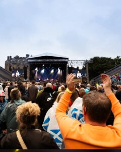 Paul Weller Instagram - A few moments from Paul and the guys at Edinburgh Castle 🏴󠁧󠁢󠁳󠁣󠁴󠁿

Thank you to everyone who battled the rain!

📸  Robin Clewley (1-3, 5-10 @robinclewleyphotography) & Stewart Fullerton (4, @stewart_fullerton_photography)