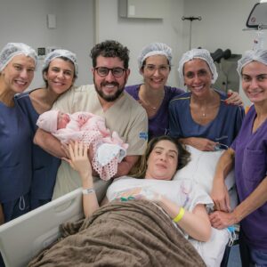 Paula Costa Instagram - Nasceu Maria!!! 3,560Kg, vozeirão, capricorniana, irmã do Matheus, filha de dois artistas perdidamente apaixonados um pelo outro. Muito obrigado pelas boas vibrações, não existe felicidade maior nesse mundo ❤️ MARIA COSTA NOGUEIRA 16.01.2024 às 23:38 / Fotos: @pamelamirandafoto
