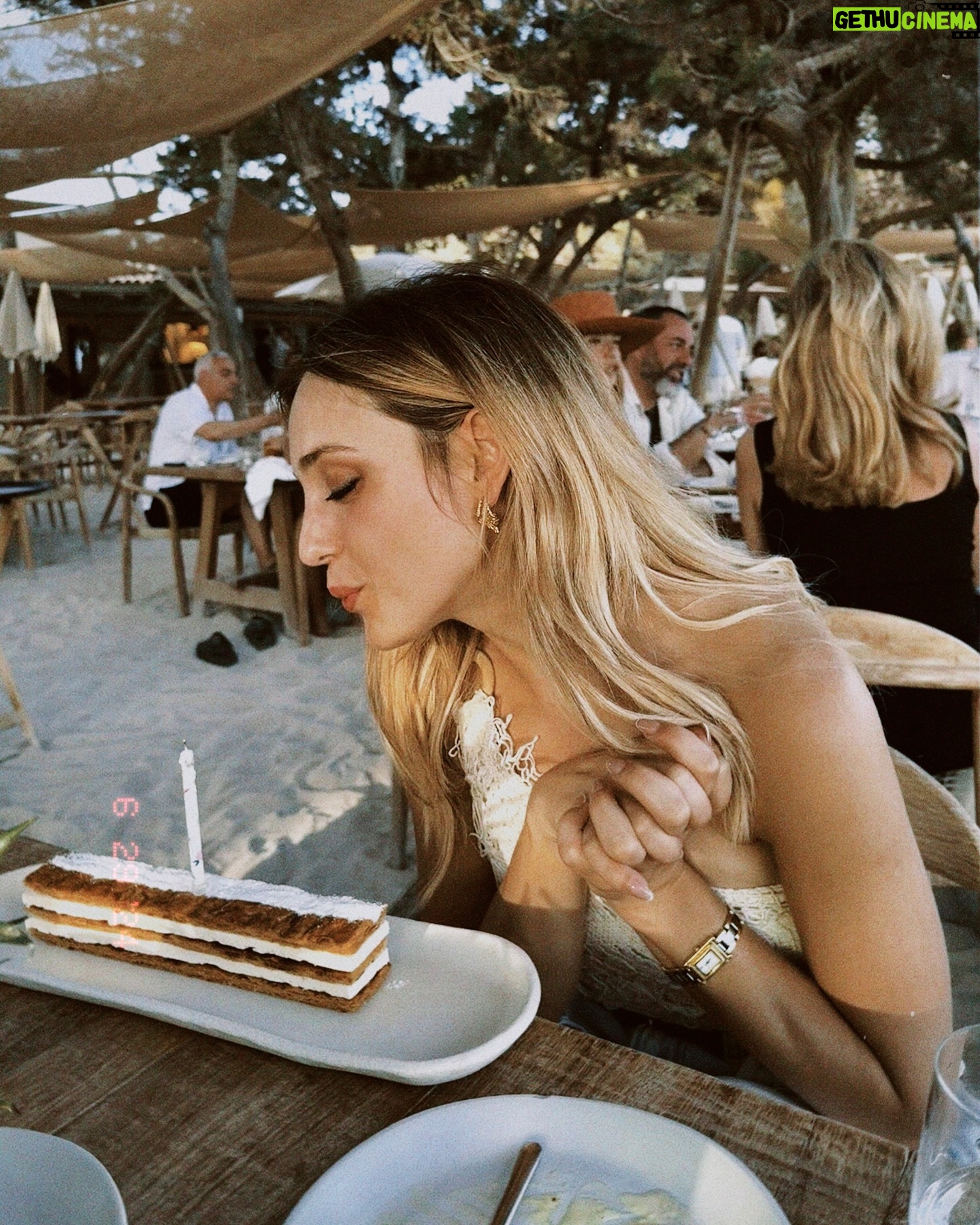 Paula Magalhães - 1.1K Likes - ☀️🛥️🏝️🍸♥️