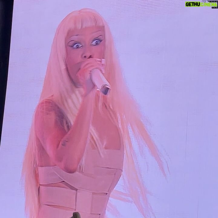 Paula Magalhães - 2.3K Likes - @rockinriolisboa 2024 🔥
@sicoficial