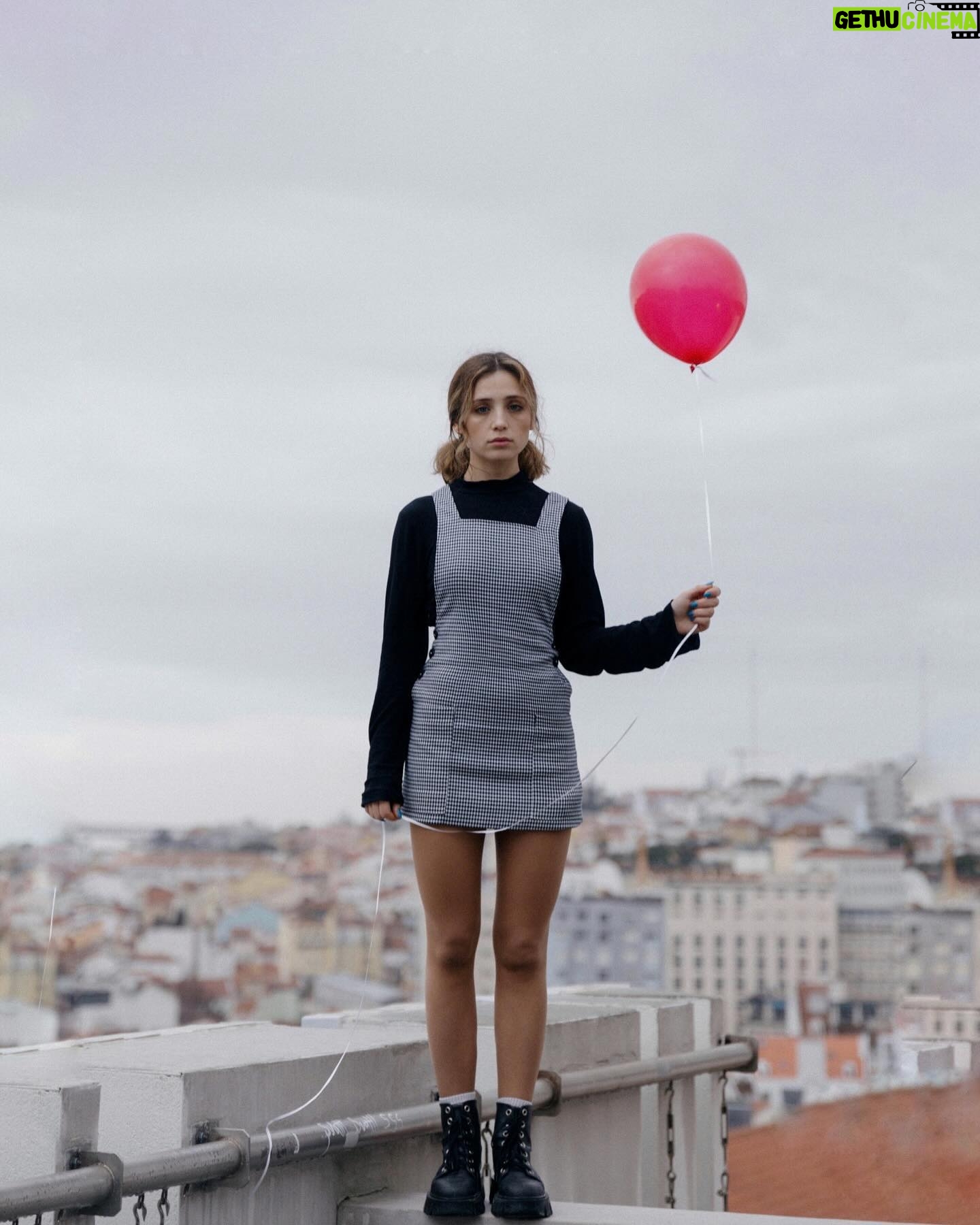 Paula Magalhães - 883 Likes - Tudo começa com um sonho 🎈
“E sempre que o homem sonha, o mundo pula e avança”