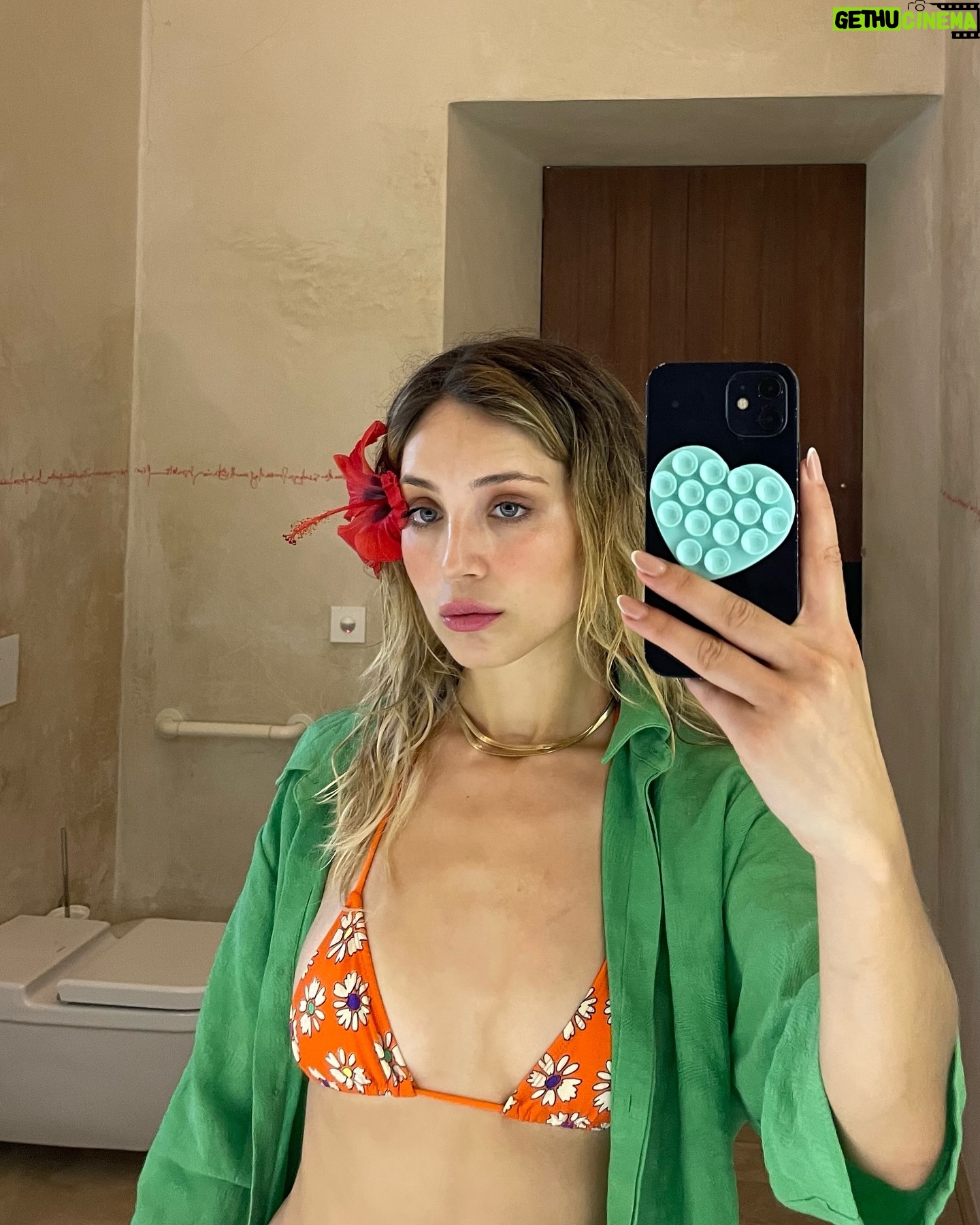 Paula Magalhães - 1.7K Likes - Selfieeeeee 😎
