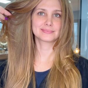 Paula Possani Instagram - Quem aí gosta de um Antes e Depois?
Vida de atriz é assim: vc tá lá de boa com seu cabelo naturalzão, aí chega uma nova personagem e plim! ✨ Transformação! 
Quem fez essa magia acontecer foi a talentosa @paulaclimaco !
#cinemanacional @tvzerocinema #amomeutrabalho