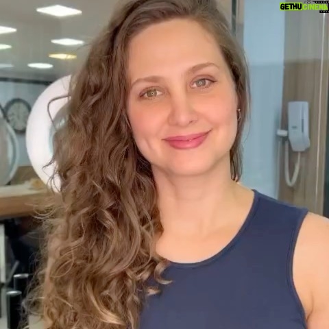 Paula Possani - 495 Likes - Quem aí gosta de um Antes e Depois?
Vida de atriz é assim: vc tá lá de boa com seu cabelo naturalzão, aí chega uma nova personagem e plim! ✨ Transformação!
Quem fez essa magia acontecer foi a talentosa @paulaclimaco !
#cinemanacional @tvzerocinema #amomeutrabalho