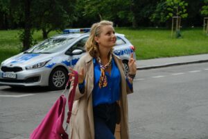 Paulina Chruściel Instagram - Dzień dobry. Dostaję każdego dnia bardzo dużą ilość pytań od Was , kiedy  będzie kolejny sezon Komisarz Mama lub gdzie go można obejrzeć. Wielu z Was tęskni za  temperamentną zwariowaną  Marią Matejko i Jej perypetiami.
Ja rownież bardzo się z Nią zżyłam :) Wszystkie 4 sezony @komisarzmama możecie obejrzeć w platformie @polsatboxgo . Niestety,  nie mam informacji czy i kiedy kolejny sezon 4 będzie emitowany w @polsatofficial . Ale  życzę Wam udanych spotkań z MM 🥐🍷 Czuję się super szczęśliwa i dumna, że tak o Nią pytacie tak bardzo polubiliście :):) dobrego dnia!♥️ #km4 #mariamatejko #komisarzmama #workingmom #candicerenoir #serial