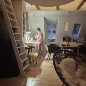 Paulina Chruściel Instagram - Mine øjeblikke
i København  Attic, homemade buns and fairytales✨
everything I love🤎#danmark🇩🇰 #østerbro #kopenhagen @designmuseumdanmark @jagger_ff #hanschristianandersenmuseum #odense