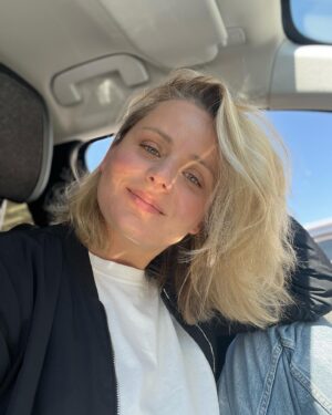 Paulina Chruściel Instagram - 🩵 Dzień dobry. Jak Wasz tydzień? W pędzie czy na luzie☀️