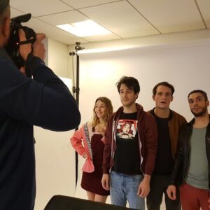 Pauline Clément Instagram - Broute 24 ⏰
C’est un peu comme Broute, mais en plus long 
C’est 8 épisodes de 20 minutes 
C’est une série Canal   
Et ca sort le 29 Avril 

Vous y verrez beaucoup @bertrand_usclat,
et vous pourrez y croisez @johanncuny @moustafabenaibout et ma tête ( et plein d’autres super personnes !) 

Du coup, pour l’occasion je suis parti en nostalgie dans mon téléphone, en vrac : 
Les Yes vous aime jeune 
Des moustaches 
Une soirée chill 
Une réunion d’écriture 
Un clip chanté en japonais 
Et des muscles 

Si quelques chose te dit quelque chose dit moi quelque chose !