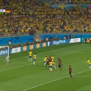 Paulo Andrade Instagram - E se foram 10 anos.. 

Serviu de lição? 

A narração mais difícil da minha carreira. 

Imagens da @espnbrasil