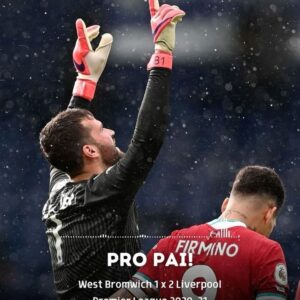 Paulo Andrade Instagram - Durante anos, os principais momentos da Premier League tiveram uma voz no Brasil: a voz de @pauloandradereal.

Foi ele que embalou vários dos lances mais icônicos da história do futebol inglês. O milagre de Aguero, a bicicleta de Rooney, o escorregão de Gerrard… Vários desses momentos estão reunidos neste post, que é uma homenagem ao narrador que, depois de 20 anos na ESPN, foi contratado pela Globo.

Ficam aqui o nosso desejo de sorte para ele no novo desafio e a gratidão por ajudar a eternizar tantos momentos para o torcedor de futebol do Brasil.

Muitos lances ficaram de fora, a gente sabe, mas qual é o seu preferido? Diz aí!

#PremierLeague #PauloAndrade #NarraçãoEsportiva #Futebol