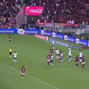 Paulo Andrade Instagram - Noite de grande jogo no Maracanã: Flamengo 2-1 Cruzeiro. O clássico entregou o que era esperado, o Flamengo lutou bravamente e venceu com força um time muito competitivo. 

Narrei no @premiere. Muito obrigado por tantas mensagens bacanas. 

Seguimos…